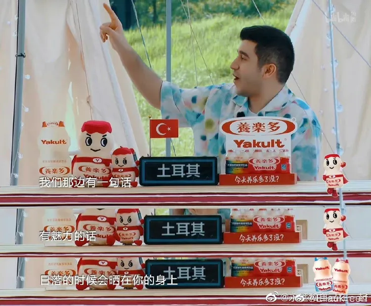 唐小強中文好，又帶有正義感，成了綜藝節目固定邀請的來賓。引自微博