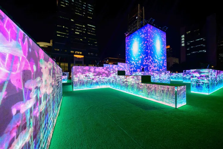 光影沉浸秀《四季迴響4season Life》，以台灣第一間五星級四季酒店為概念打造，使用《四季交響樂》經典曲為襯樂。業者提供