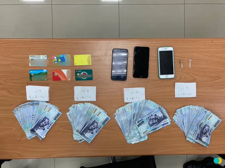 警方查扣27萬贓款。三峽警分局提供