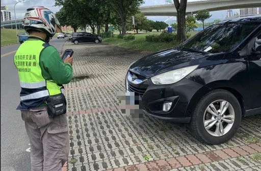 228連續假期避霸佔車格　新北17區景點商圈路邊停車照收費