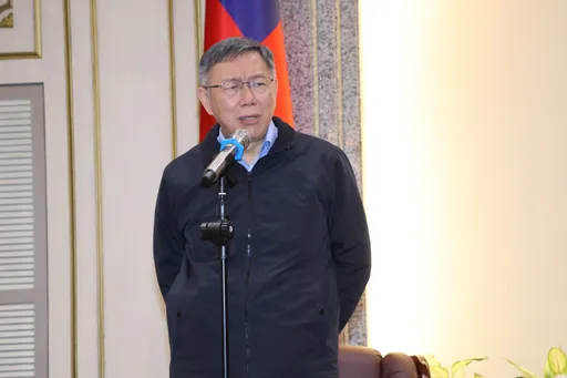 出席台灣燈會「站邊邊」預示被藍綠邊緣化？　柯文哲回應了