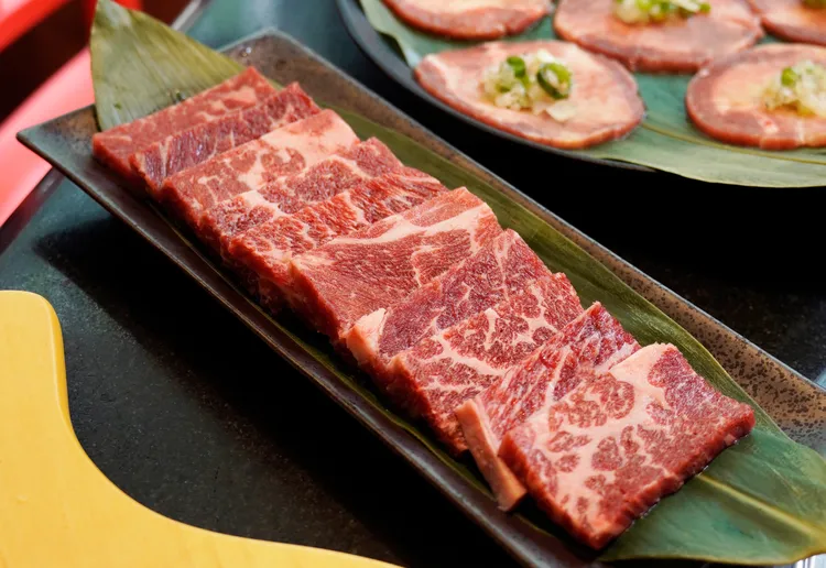 熊一燒肉2月活動開跑，活動期間完成證件任務，即享美國見島和牛吃到飽。業者提供