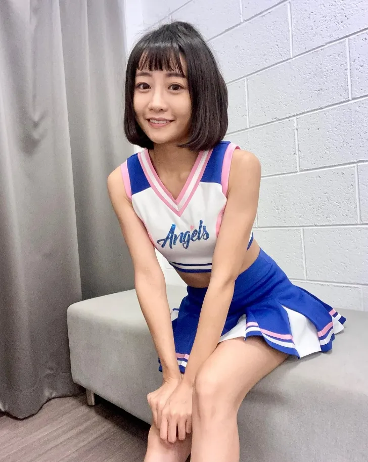 擔任啦啦隊時的王妡。翻攝自王妡臉書