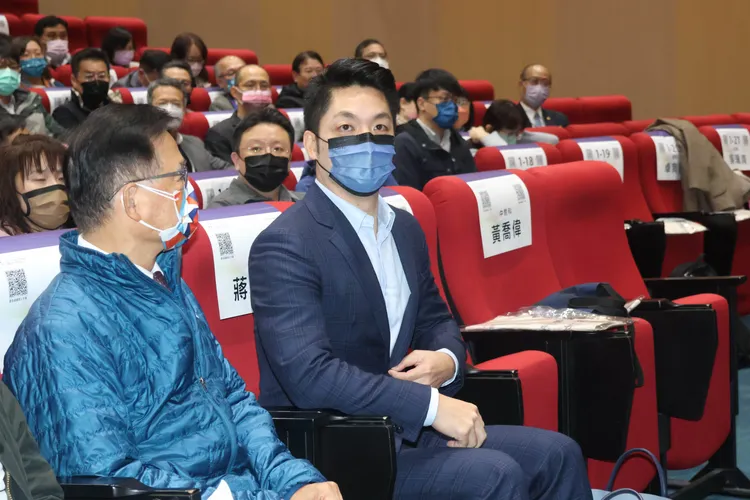 蔣萬安競選時拋出「長照三支箭」政見。資料照，彭欣偉攝