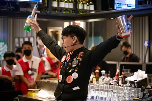 情人節前終結單身靠這檔!美式餐廳推1日快閃聯誼兼暢飲