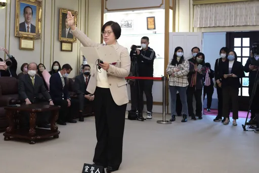 遞補民進黨不分區立委 陳培瑜宣誓即上工「2議題」盼立法