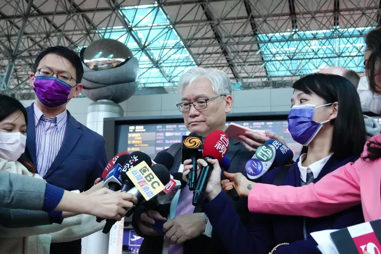 夏立言桃園機場受訪。施昂強攝