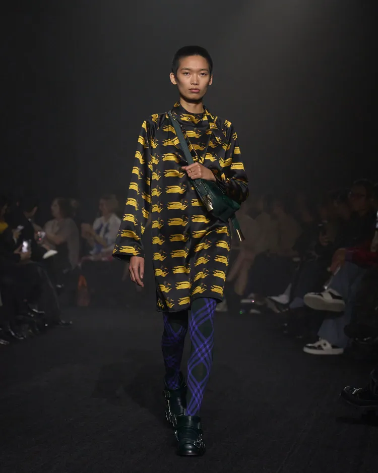 雁鴨圖案印花呼應BURBERRY傳統探索戶外的風格。品牌提供