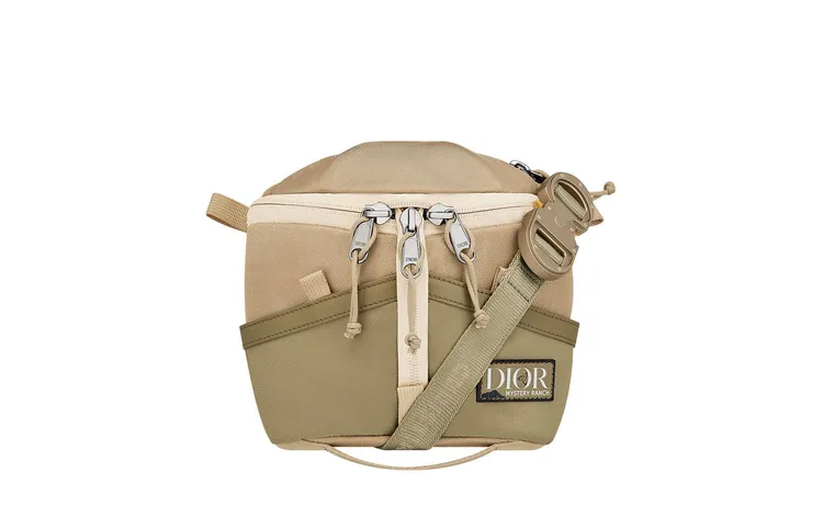 DIOR by Mystery Ranch米色尼龍腰包，7萬4000元。品牌提供