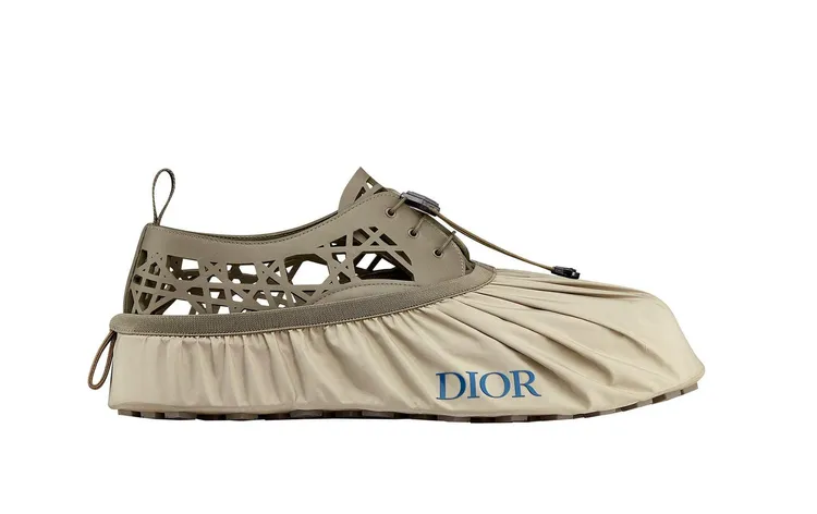 黑色Warp Cosmo Cannage皮革德比鞋，7萬4000元。品牌提供