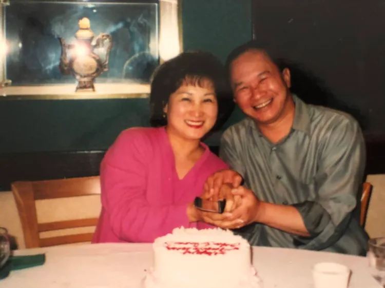 牛春龍（左）、吳宇森婚姻幸福美滿。倪有純提供