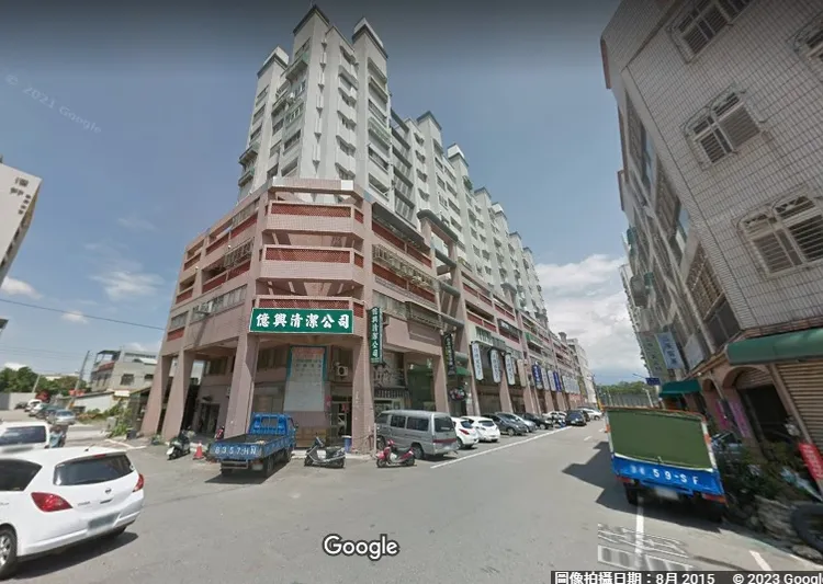 苗栗地院一審判中華電信等五大業者應拆除設置在這棟大樓的基地台。翻攝Google街景
