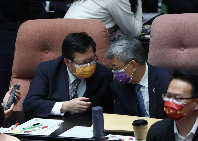 正副閣揆交談。鄭孟晃攝