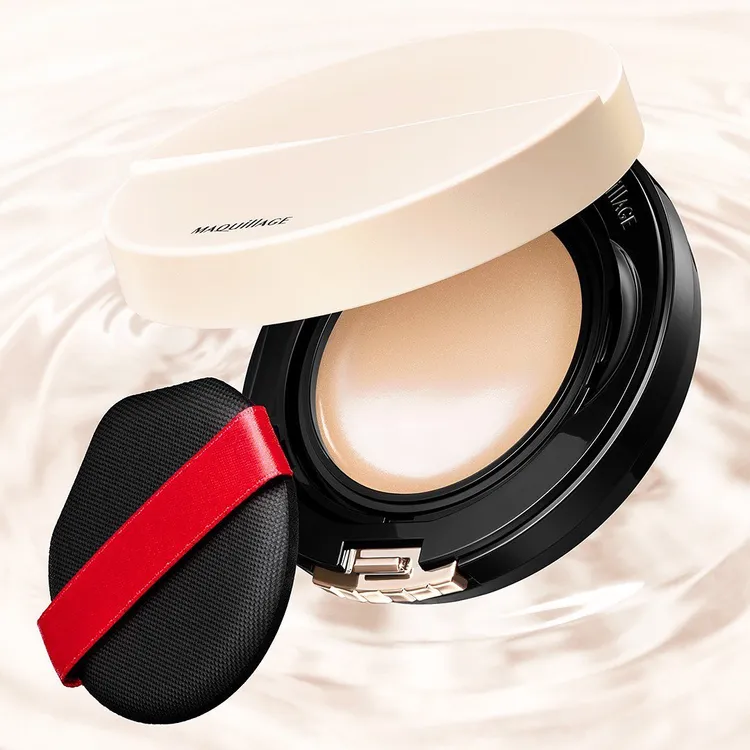 水蜜光奶霜氣墊，氣墊粉蕊950元、氣墊粉盒400元。品牌提供