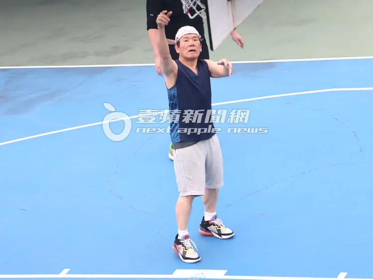 趙傳跟周杰倫一樣喜歡戴帽子打籃球，中距離跳投命中率頗高。特勤中心攝