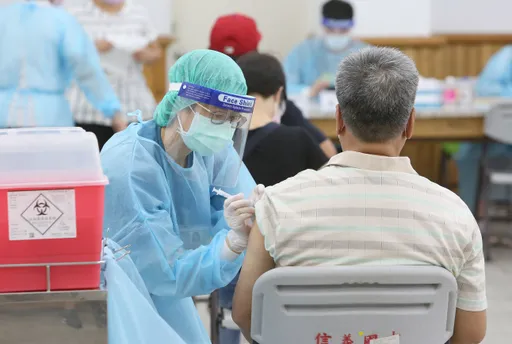 200億防疫津貼發放遭批混亂　指揮中心：發放進度都會上網