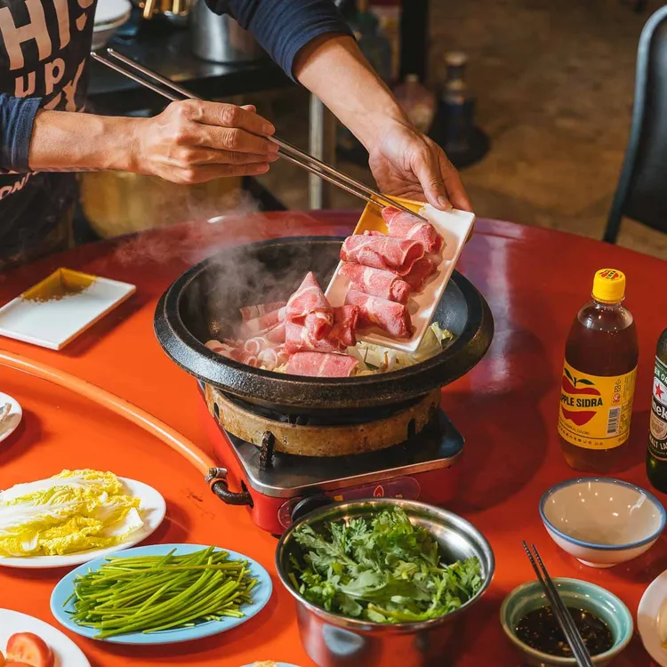 食藝石頭火鍋。業者提供