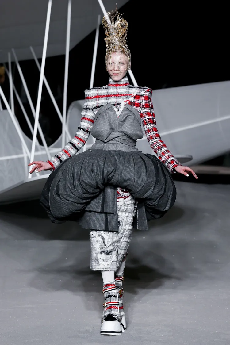 THOM BROWNE 2023秋冬系列大秀。品牌提供
