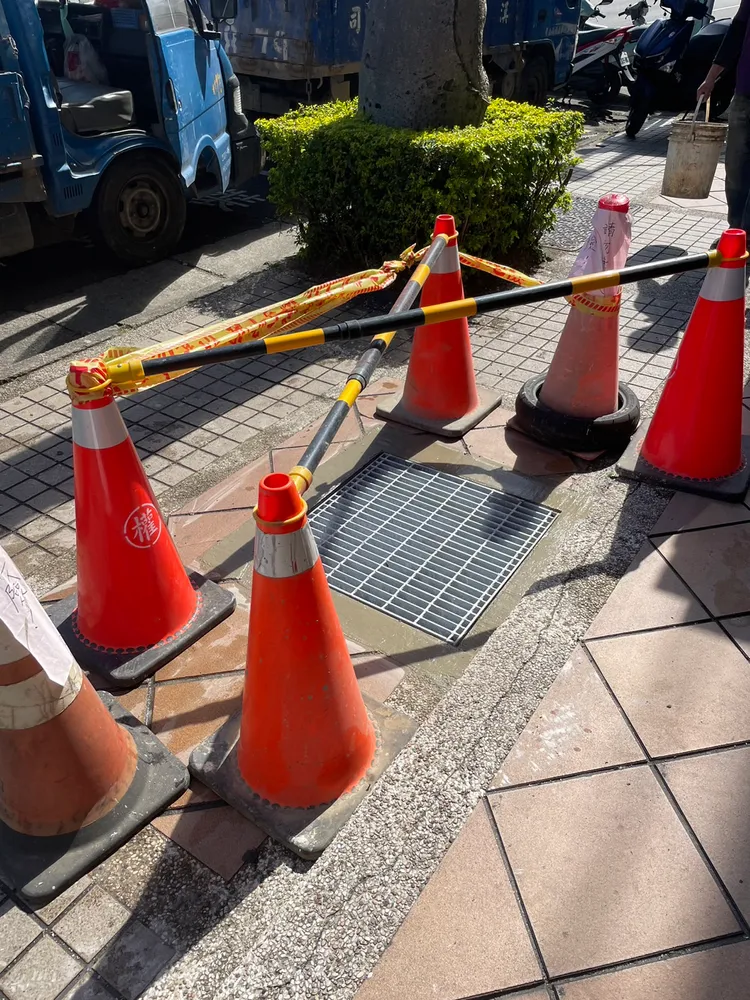 水溝蓋已完成舖設。平鎮警分局提供