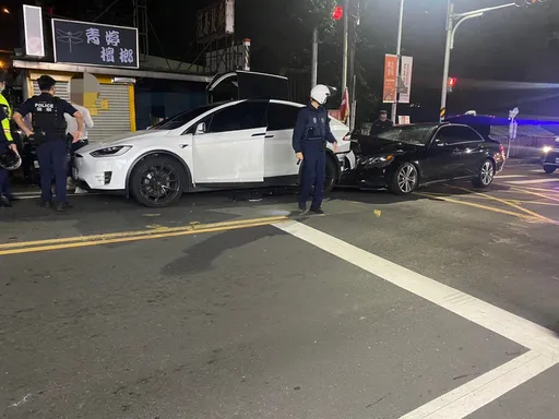 林口槍響!特斯拉遭7惡煞2車夾擊 開槍為了討這件事