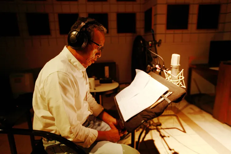 吳念真替《守護黑面琵鷺》獻聲。采昌國際多媒體提供