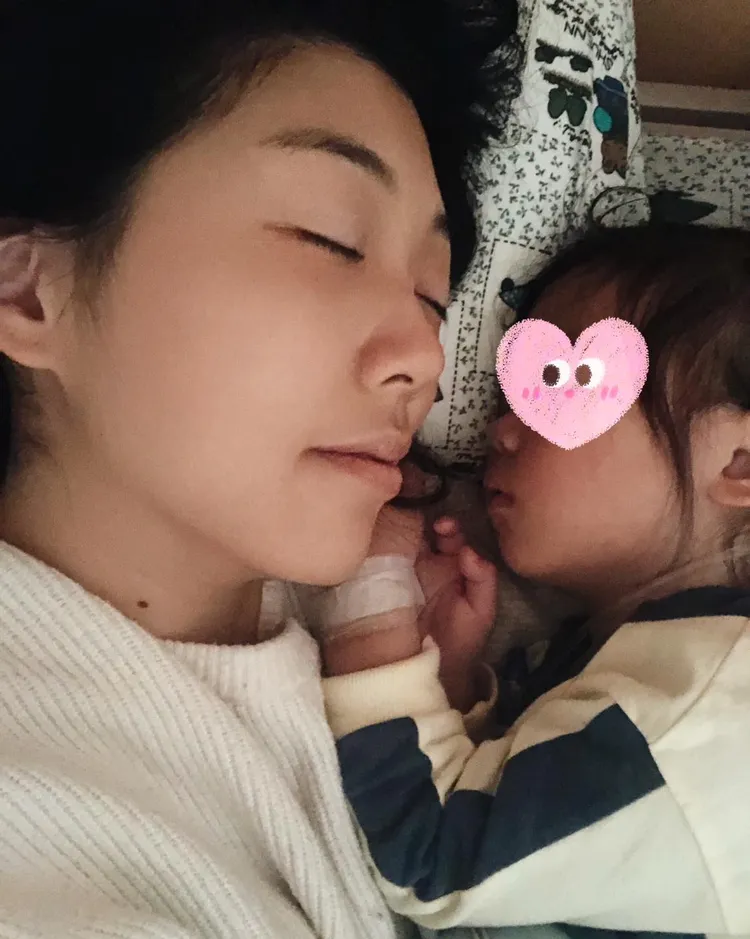 莊凱勛老婆小安分享愛女生病情況，直呼一場驚魂記。引自小安臉書