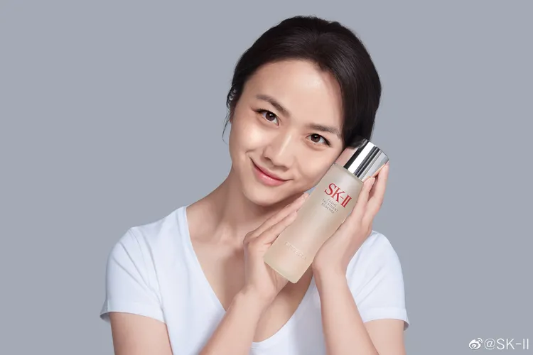 湯唯是SK-II青春露的愛用者。翻攝sk-ii 微博