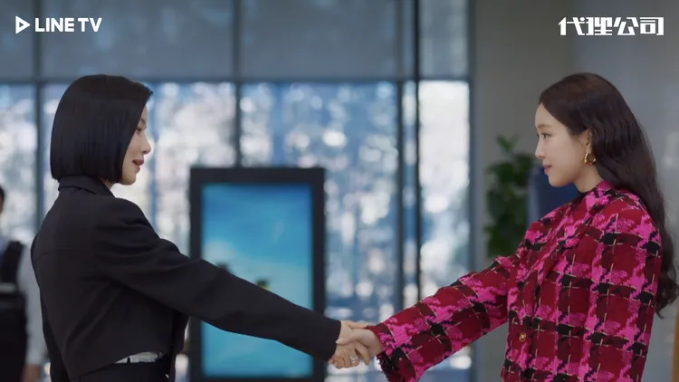 李寶英(左)和孫娜恩從原本的不對盤到一起合作。LINE TV