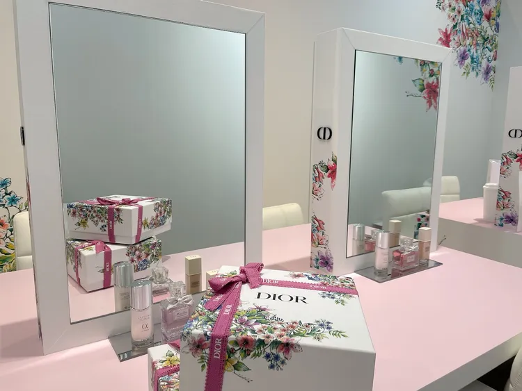 Miss Dior花漾迪奧愛戀快閃店試妝區。張家玲攝