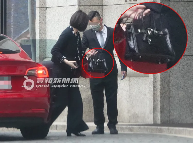 據悉，錢德月手上的柏金包要價80-100萬元。特勤中心攝