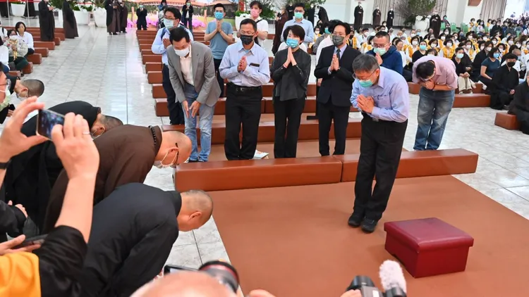 柯文哲今到佛光山追悼星雲大師。佛光山提供