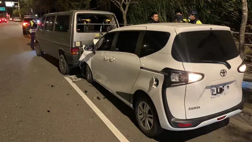 攜槍彈要找朋友談事情　新北男自撞路邊車露餡GG了
