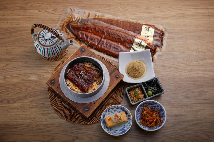 宮崎縣新富町．鰻魚釜飯套餐，售價420元。業者提供