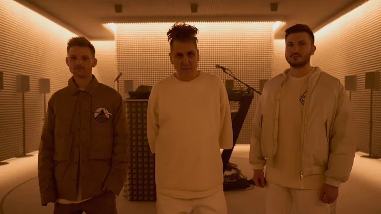 MONCLER x ROC NATION天才系列服裝的廓形素簡，配色也極為克制。品牌提供