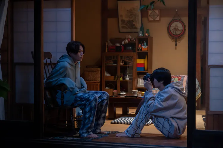 萩原利久（右）與八木勇征的戀情將面臨考驗。采昌國際多媒體