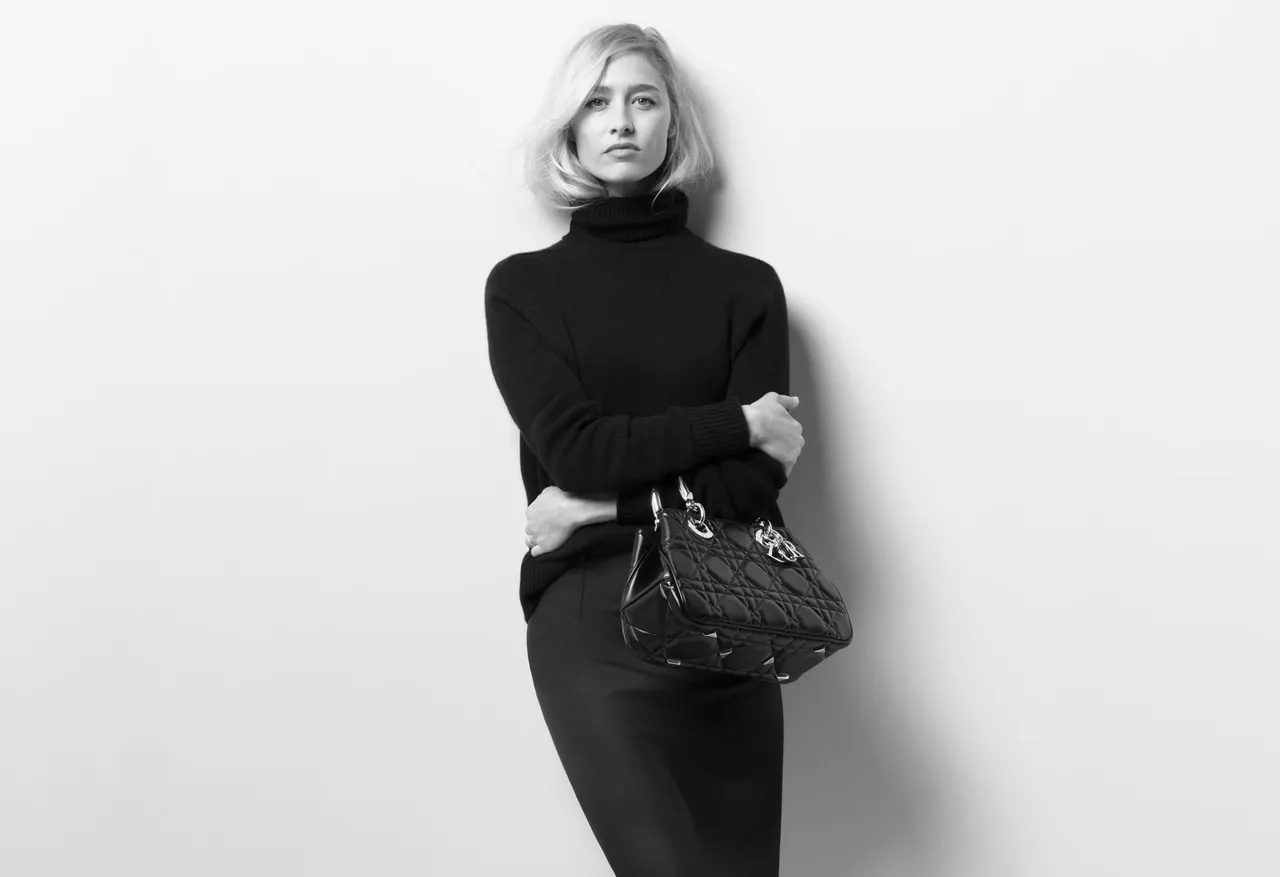 摩納哥王妃Beatrice Borromeo詮釋Lady 95.22包款所頌揚得女性力量。品牌提供