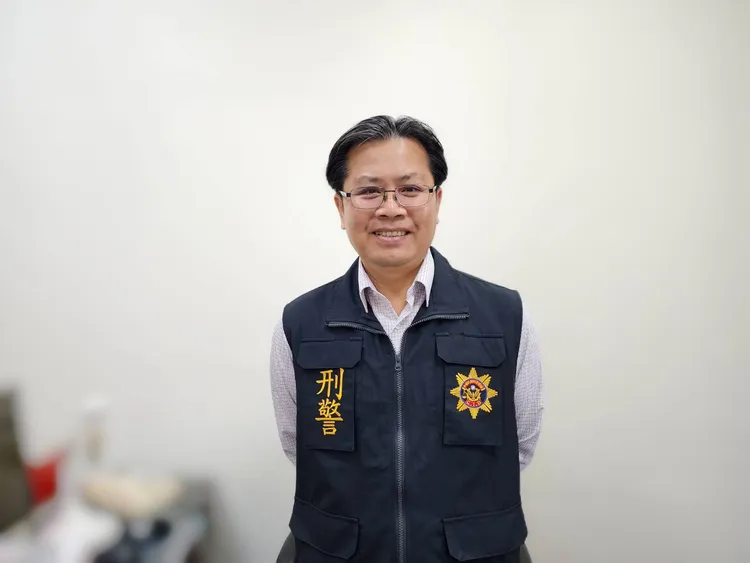 偵查隊隊長劉文棋調閱相關監視畫面來確認死者身分跟行經路線，辨識出死者。翻攝畫面