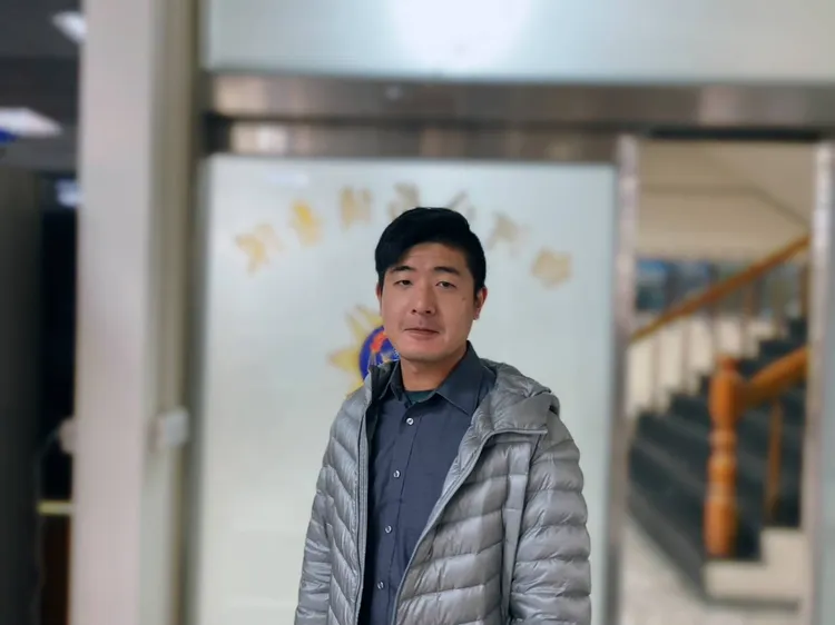 偵查佐張喬凱聯繫住在新營區家屬，姊姊看過相片後確認應是住在東山區之妹妹。翻攝畫面