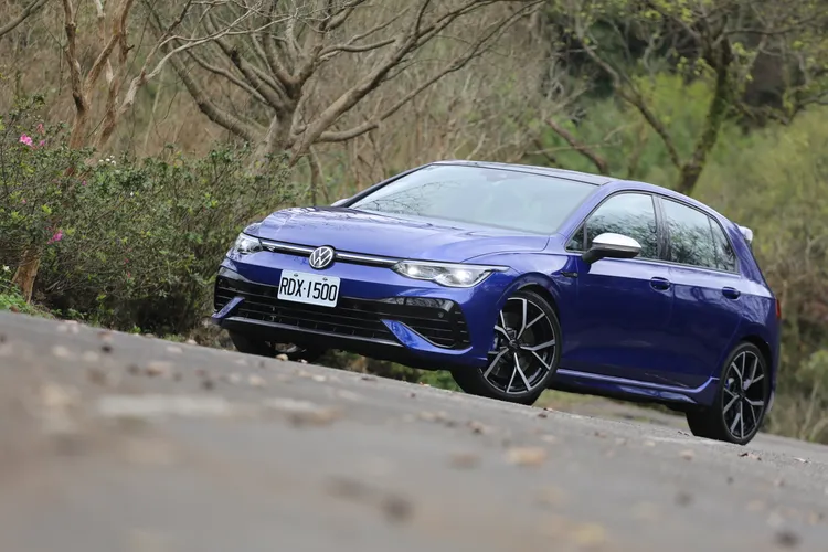 即使當前電動車大行其道，但Golf R在燃油鋼砲領域的本格派駕馭精神依然擁有極大魅力。林浩昇攝