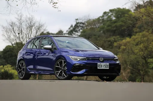 壹蘋試駕|320匹馬力搭漂移模式 VW八代Golf R成就性能玩物新境界