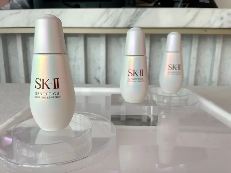 SK-II新品光蘊臻采煥亮精華，30ml／4990元、50ml／7290元、75ml／9990元。張家玲攝