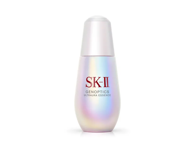 SK-II新品光蘊臻采煥亮精華，30ml／4990元、50ml／7290元、75ml／9990元。品牌提供