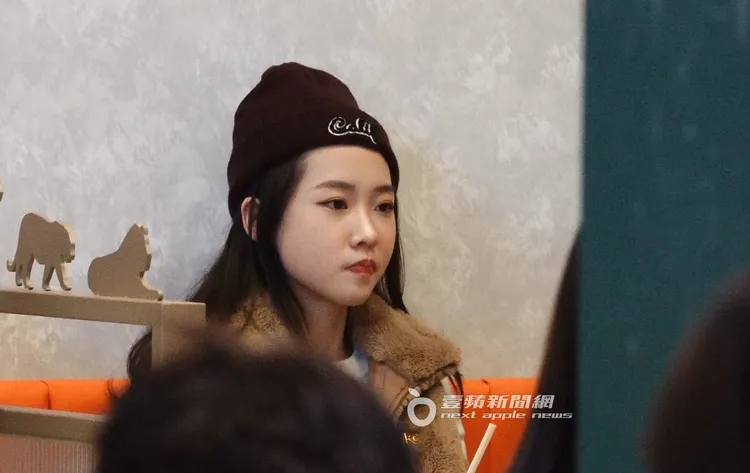 紫渝聊到一半表情放空。特勤中心攝