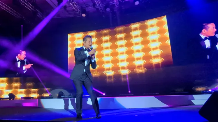 徐乃麟獻唱國、台、粵歌。艾迪昇傳播提供