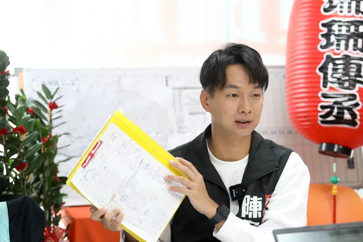 陳宥丞曬出滿滿的服務案件。資料照片