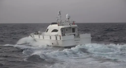 高速遊艇偷渡800公斤K他命 市價8億!選前之夜高雄外海搶灘失敗