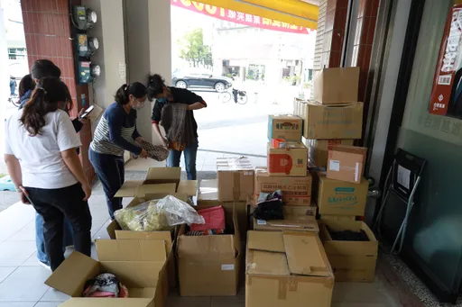 送愛到土耳其！高雄台灣基進號召捐救災物資　一天不到塞爆辦公室