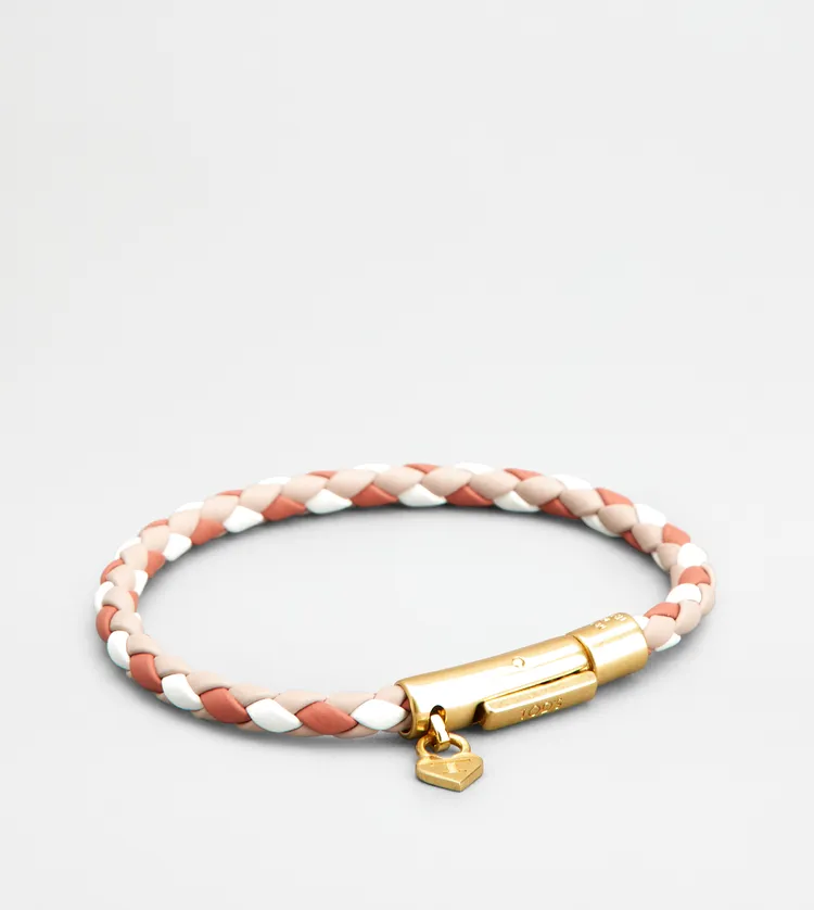 TOD’S皮革編織手環，9700元。品牌提供