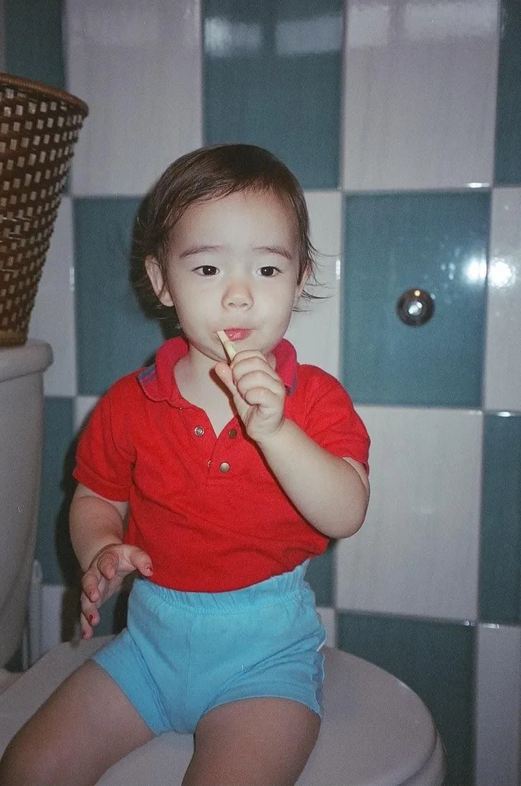 林奕嵐兒時像小男孩。周子娛樂提供