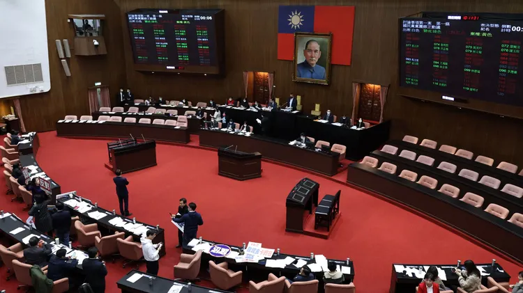 《疫後強化經濟與社會韌性及全民共享經濟成果特別條例》今天於立法院表決。莊宗達攝
